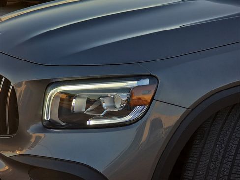 Used 2021 Mercedes-Benz GLB 35 AMG 4MATIC image 31