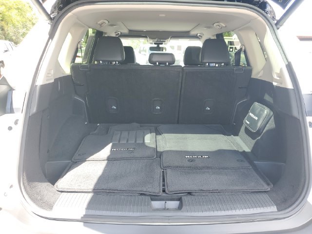 Used 2023 Nissan Rogue SV w/ SV Premium B Package FWD image 6