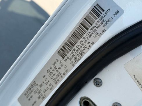 Used 2018 RAM 2500 SLT AWD/4WD image 12