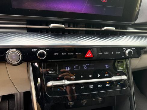 Used 2022 Kia Carnival SX Prestige FWD image 17