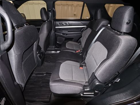 Certified 2019 Ford Explorer XLT w/ Equipment Group 201A AWD/4WD image 16