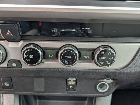 Used 2017 Toyota Tacoma SR5 w/ Tow Package AWD/4WD image 19