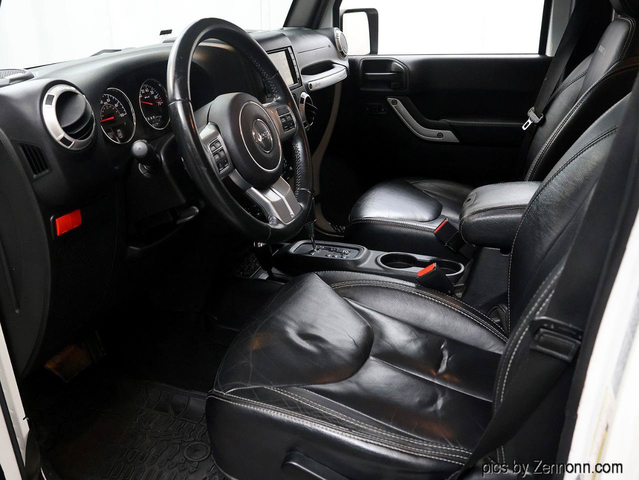Used 2015 Jeep Wrangler Unlimited Rubicon AWD/4WD image 11