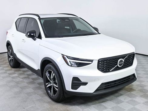 Used 2026 Volvo XC40 B5 Core AWD/4WD image 27