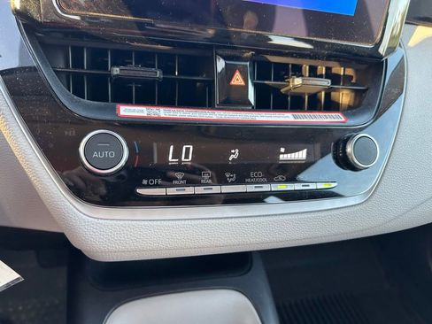 Used 2025 Toyota Corolla LE image 25