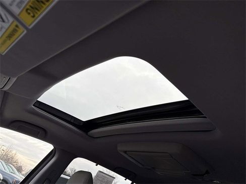 Used 2019 Honda Pilot Touring image 16