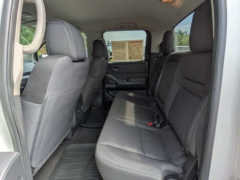 Used 2024 Nissan Frontier SV AWD/4WD image 16