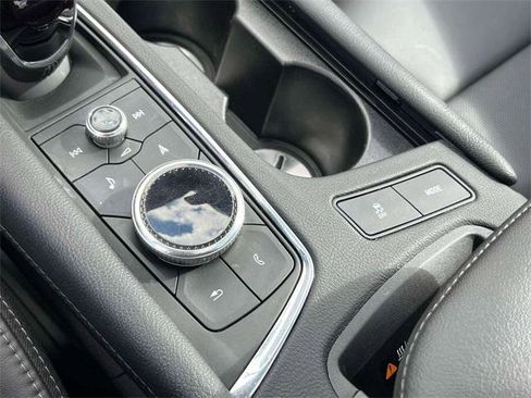 Used 2024 Cadillac XT6 Premium Luxury w/ Technology Package image 32