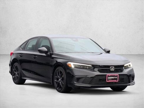 Used 2023 Honda Civic Sport image 3