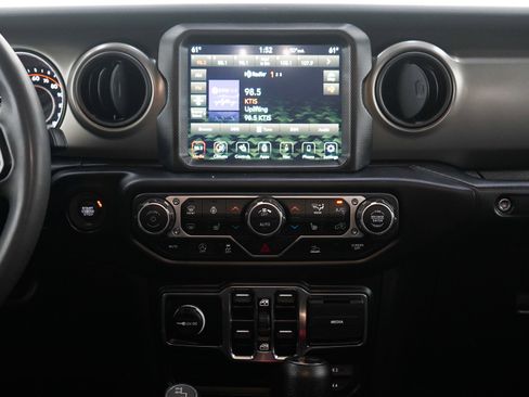 Used 2023 Jeep Wrangler Unlimited Sport AWD/4WD image 15