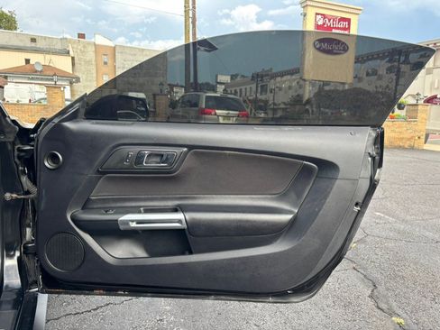 Used 2019 Ford Mustang GT w/ Equipment Group 301A RWD image 18