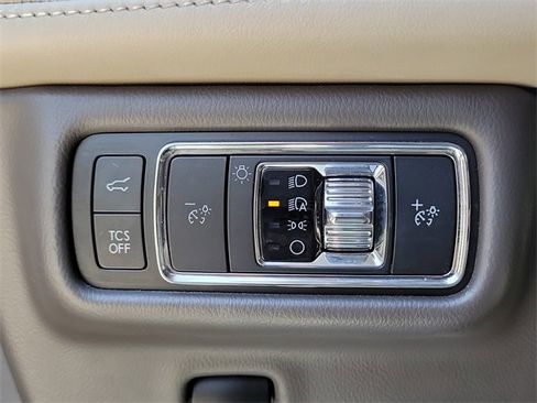 Certified 2023 Lincoln Nautilus Reserve image 26