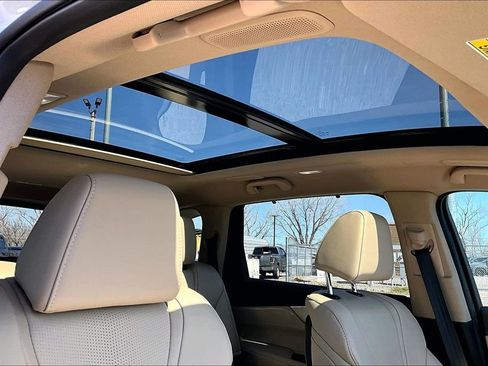 Certified 2025 Acura MDX w/ Technology Package image 22