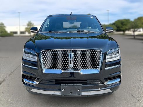 Used 2021 Lincoln Navigator Reserve image 2