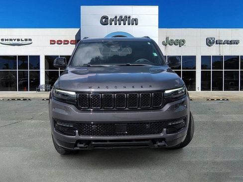 Used 2025 Jeep Wagoneer L Series II w/ Premium Group I AWD/4WD image 12