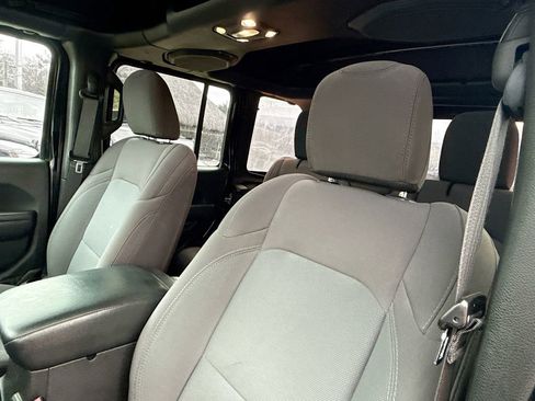Used 2022 Jeep Wrangler Unlimited Sport S image 19