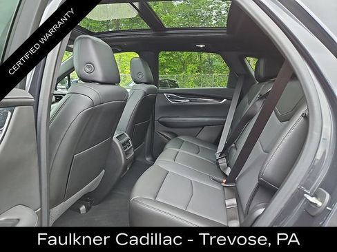 Used 2022 Cadillac XT5 Premium Luxury w/ Technology Package AWD/4WD image 11