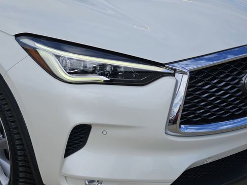 Used 2019 INFINITI QX50 Essential w/ Sensory Package FWD image 11