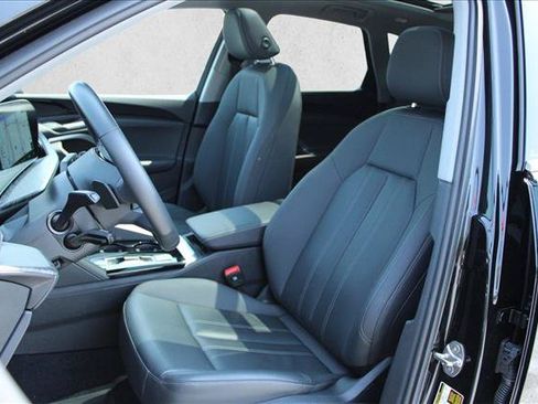 Used 2025 Audi Q5 Premium w/ Convenience Package AWD/4WD image 18