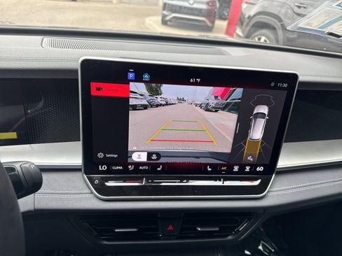 New 2026 Volkswagen Tiguan SE image 25