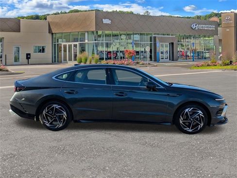 Certified 2024 Hyundai Sonata SEL w/ Convenience Package image 2