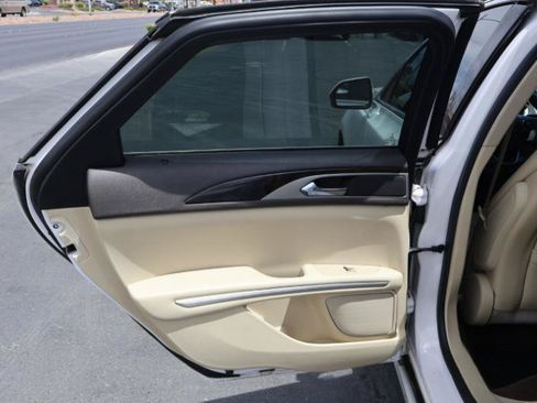 Used 2014 Lincoln MKZ FWD image 23