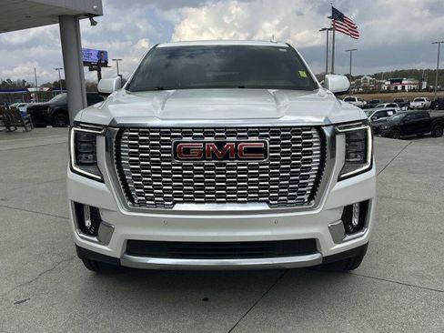 Used 2022 GMC Yukon Denali w/ Denali Premium Package image 2