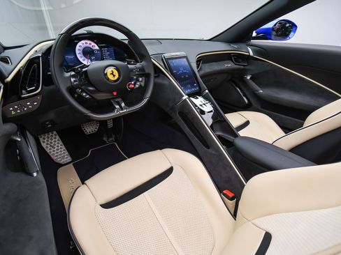 Used 2025 Ferrari Roma Spider image 12