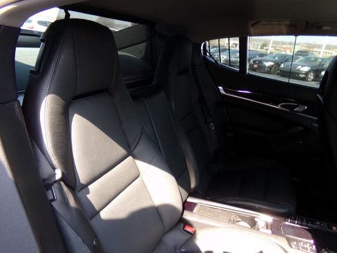 Used 2014 Porsche Panamera S image 25