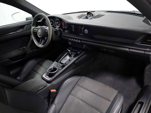 Certified 2022 Porsche 911 Carrera GTS image 6