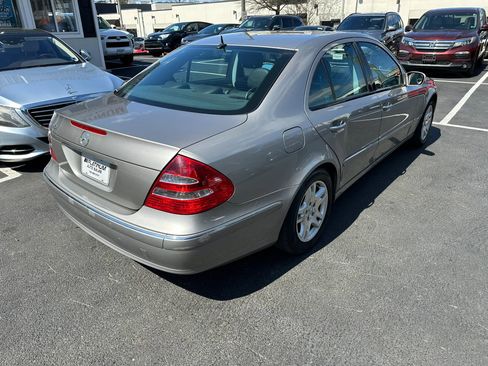Used 2003 Mercedes-Benz E 320 Sedan image 4