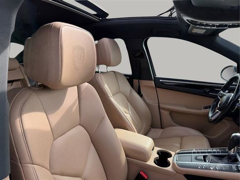 Used 2021 Porsche Macan S image 26