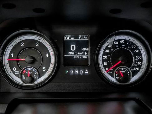 Used 2014 RAM 2500 Tradesman w/ Chrome Appearance Group AWD/4WD image 18