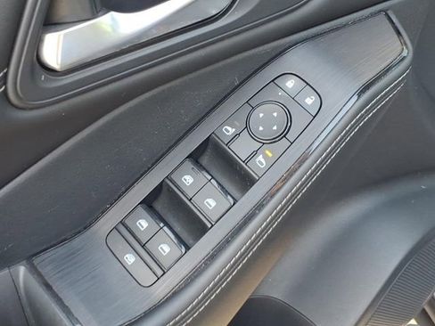 Used 2023 Nissan Rogue SV w/ SV Premium B Package image 17