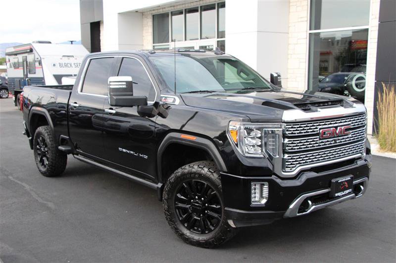 Used 2022 GMC Sierra 2500 Denali w/ Denali Black Diamond Edition AWD/4WD image 2