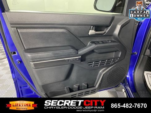 Used 2025 Toyota Tacoma TRD Sport AWD/4WD image 12