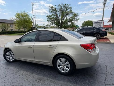 Used 2014 Chevrolet Cruze LS FWD image 4