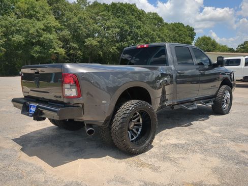 Used 2024 RAM 3500 Big Horn w/ Night Edition AWD/4WD image 3