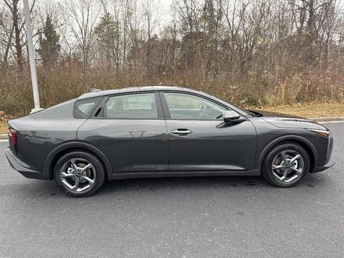 New 2025 Kia K4 LXS image 8