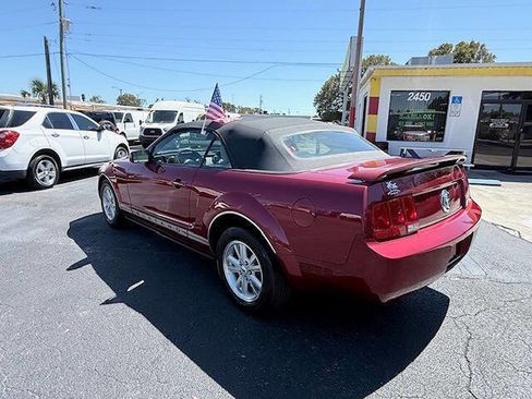 Used 2006 Ford Mustang Convertible image 4