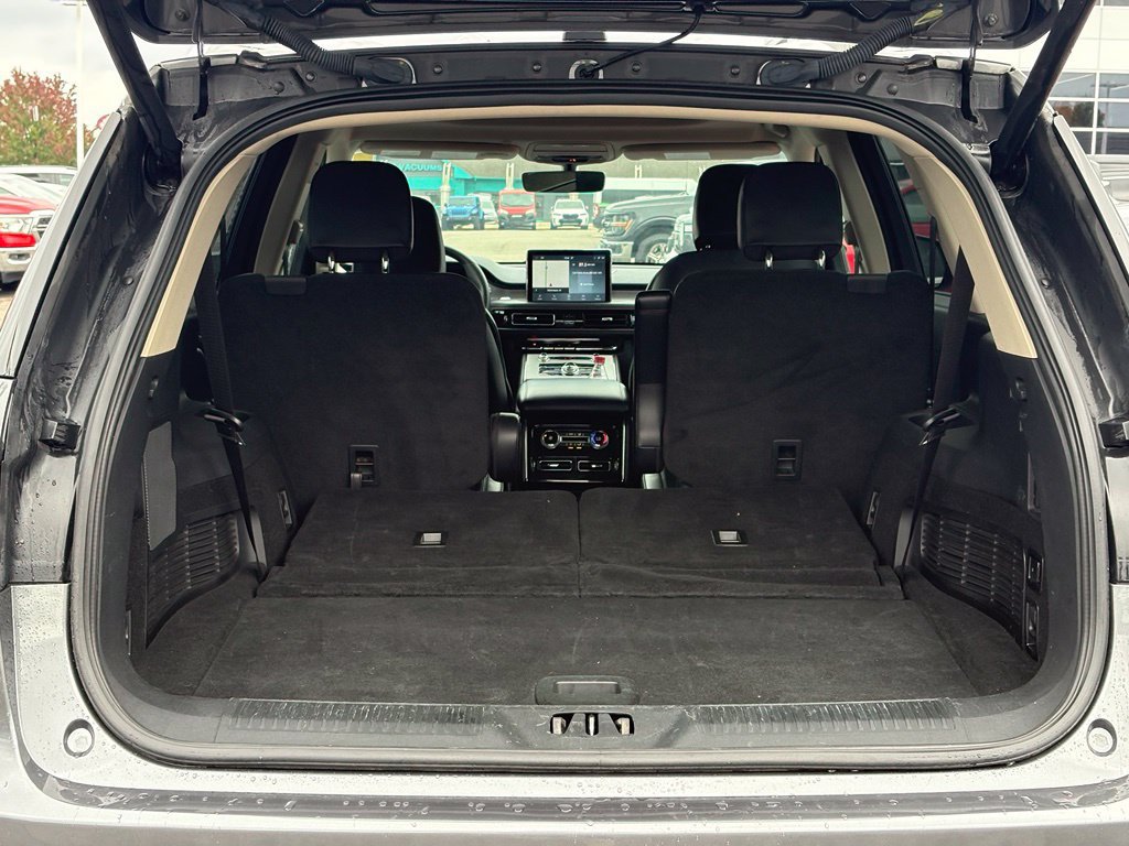 Used 2023 Lincoln Aviator AWD w/ Premium Package image 6