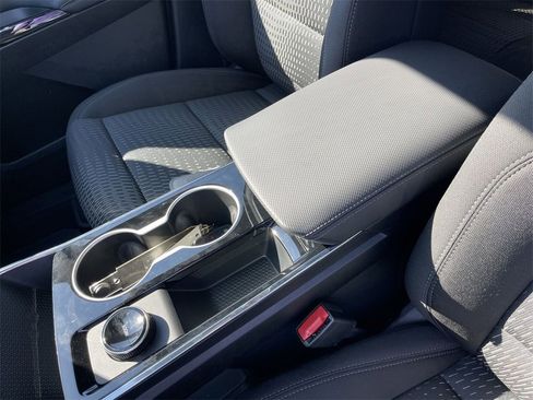 New 2026 Chevrolet Equinox LT w/ LPO, Floor Liner Package image 21