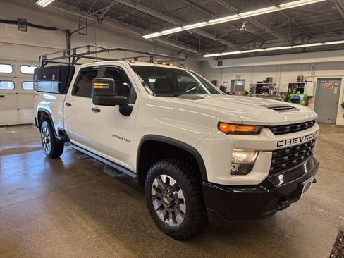 Used 2021 Chevrolet Silverado 2500 Custom w/ Custom Value Package image 8