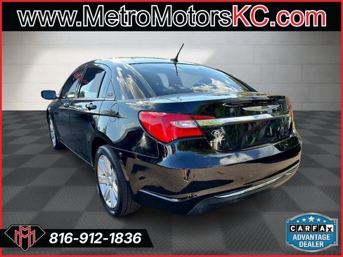 Used 2013 Chrysler 200 Touring image 3
