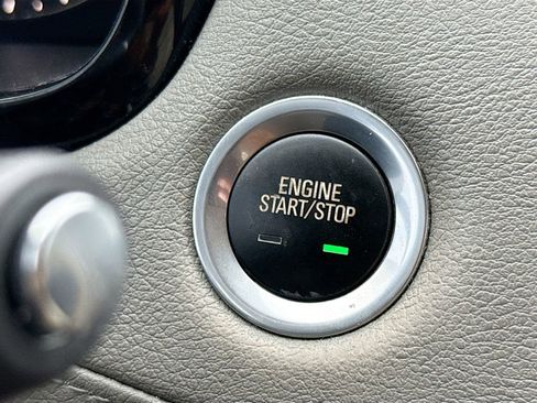 Used 2018 Cadillac XT5 Luxury w/ Driver Awareness Package image 22