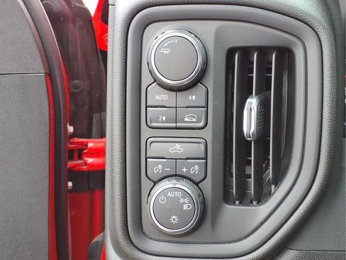 Used 2025 Chevrolet Silverado 1500 Custom w/ Turbomax Blackout Package AWD/4WD image 15