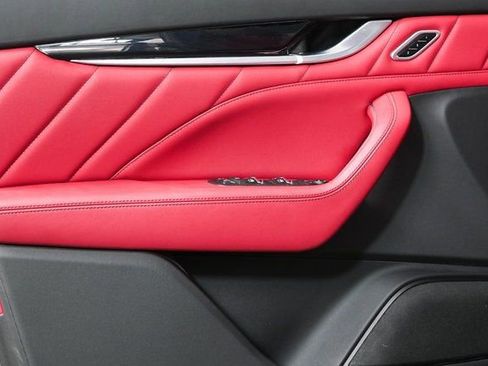 Certified 2022 Maserati Levante GT image 7