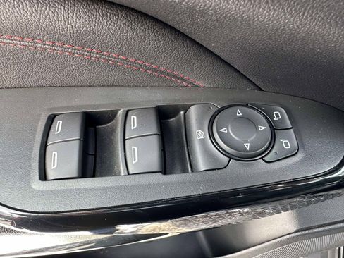 Certified 2024 Chevrolet Trax RS w/ Sunroof Package image 16