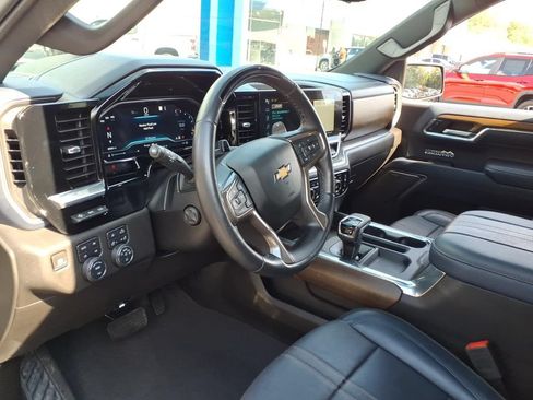 Used 2023 Chevrolet Silverado 1500 High Country w/ Technology Package AWD/4WD image 15