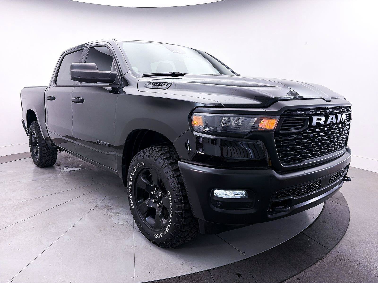 Used 2025 RAM 1500 Warlock AWD/4WD image 12
